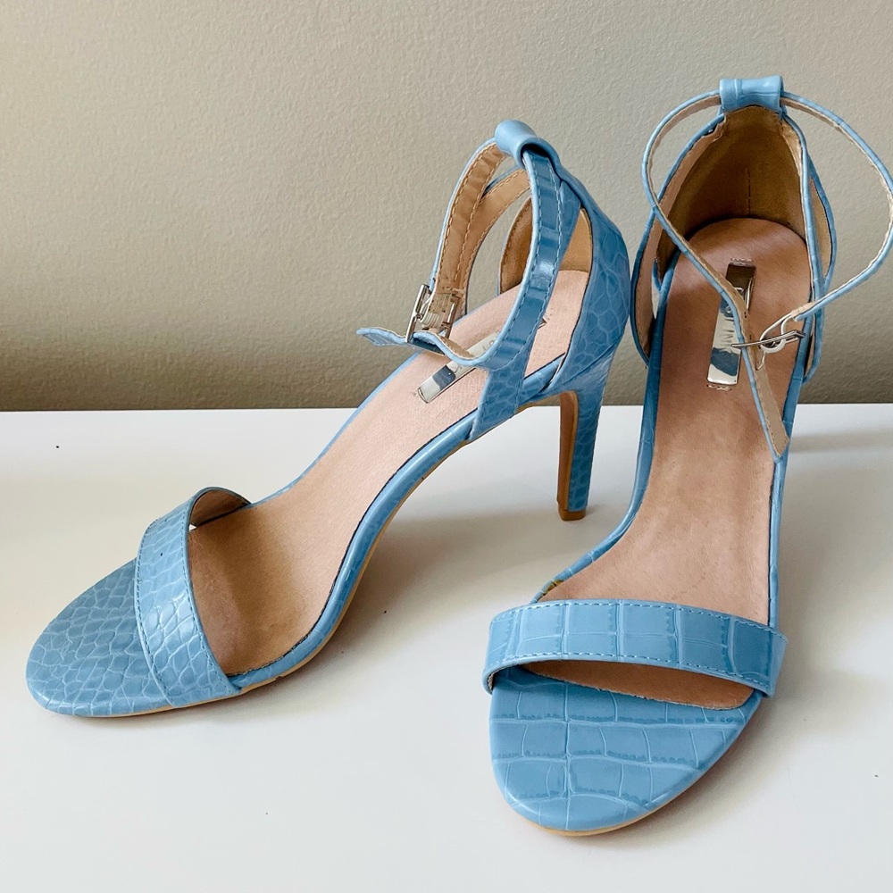 Brand new heels size 7us 38eu